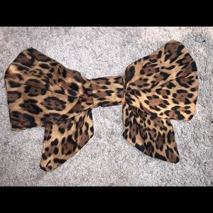 Leopard Bow Shirt Accessory